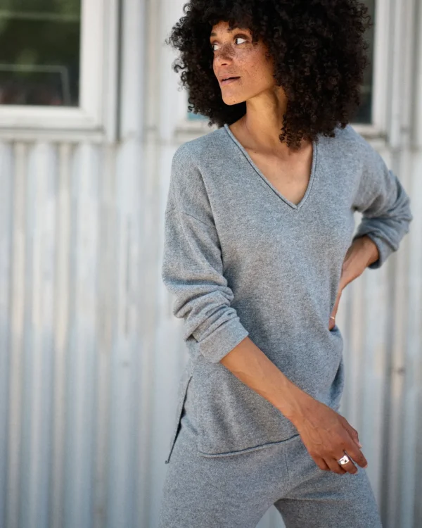 Lounge | Tees + Tanks*Outerknown Stowaway V-Neck Heathergrey