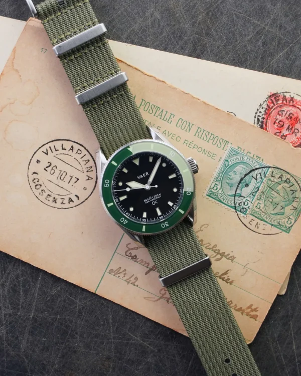 Watches*Outerknown VAER x D4 USA Solar Diver Olive